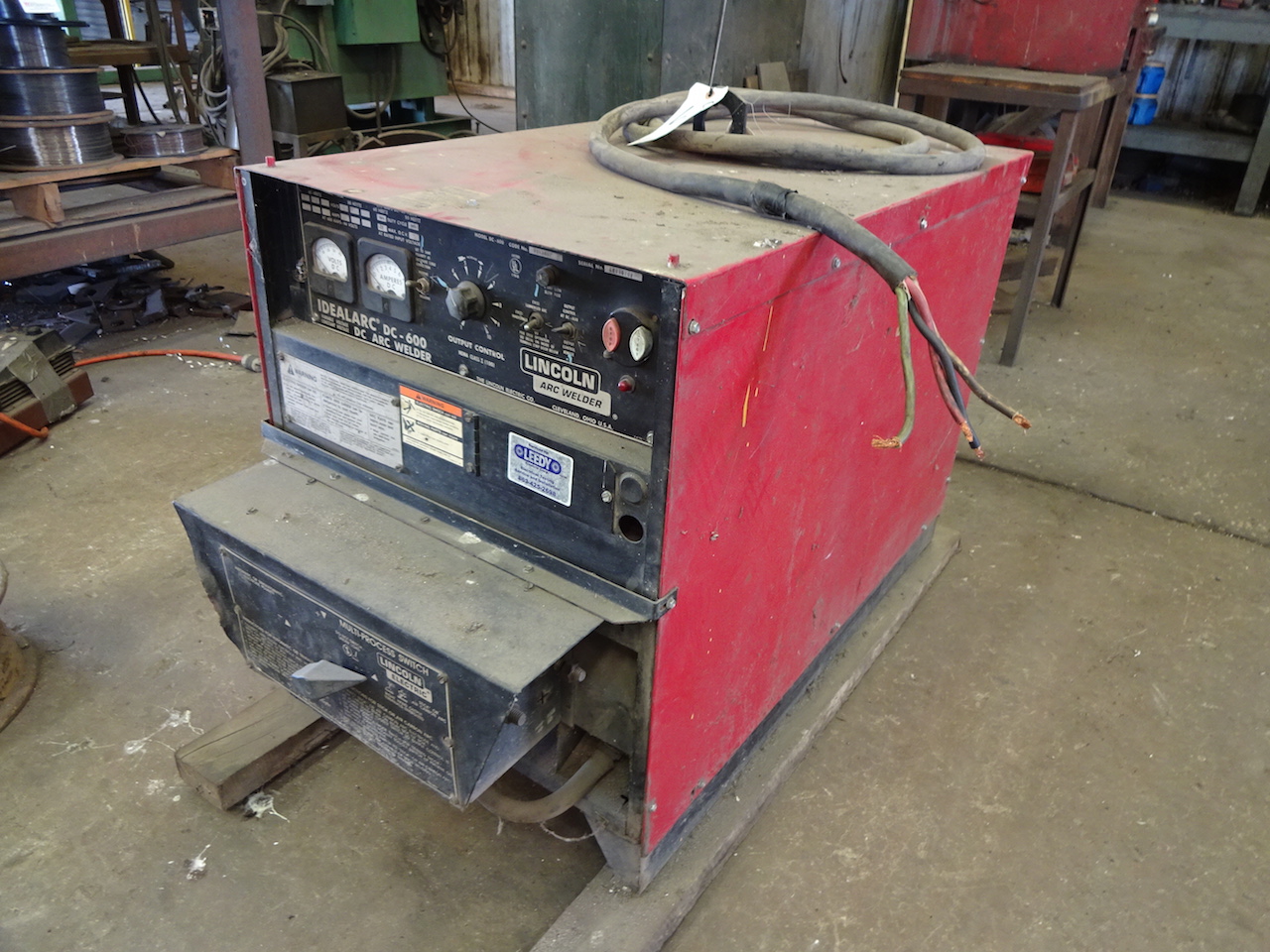 LINCOLN IDEALARC MODEL DC600 600 AMP ARC WELDER: S/N AC835704; 230-460 ...