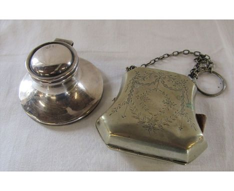 Silver capstan inkwell (missing lining) Chester 1920 D 8 cm H 4.5 cm together with silver plated purse