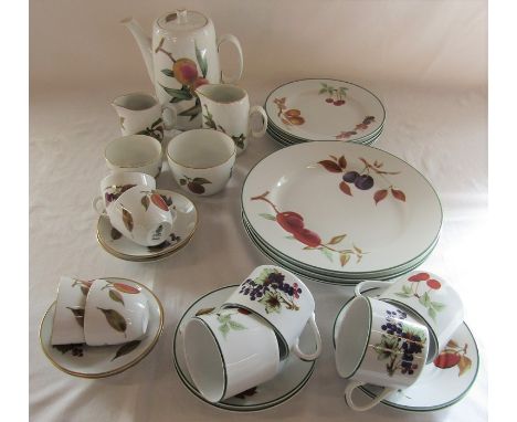 Royal Worcester Evesham and Evesham Vale part dinner / tea service