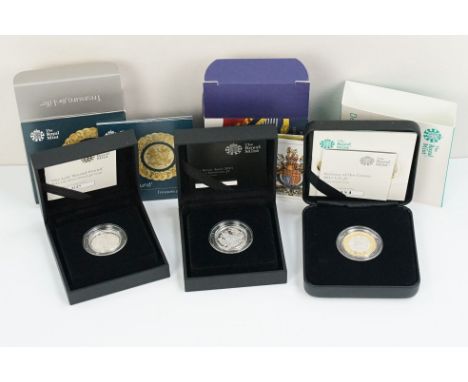 A collection of three Royal Mint Queen Elizabeth II £1 silver proof coins to include 2016, 2015, and 2017 examples, all encap