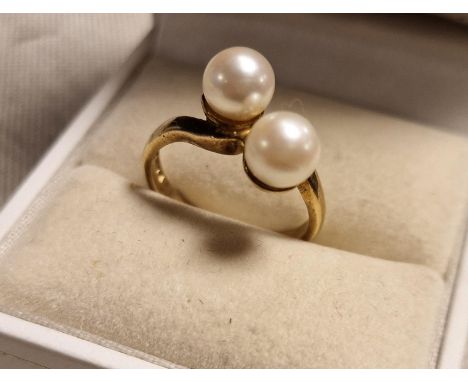 9ct God &amp; Twin Pearl Dress Ring, 3.67g &amp; size L