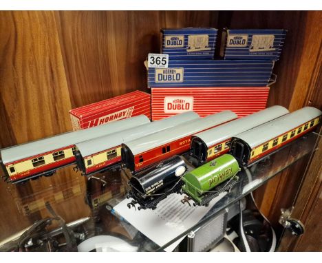 Collection of Hornby Dublo Carriages, Wheel Vans and Engines - Railway Train Model Toy Interest