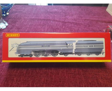 Hornby R2206 OO LMS 4-6-2 Coronation Class 6220 ‘Coronation’ - Railway Train Model Loco Toy Interest