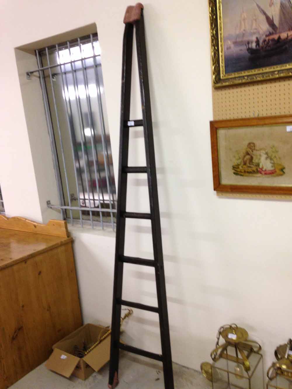 Lot 501 - Vintage tapered window cleaners ladder with hickory wood rungs. Window Cleaners Hickory Window Cleaners Hickory Lot 501 - Vintage tapered window cleaners ladder with hickory wood rungs.