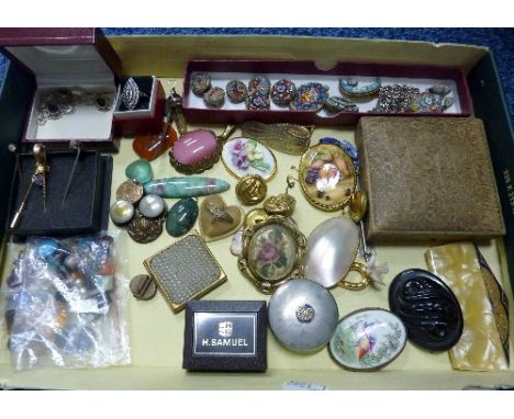 A TRAY OF COSTUME JEWELLERY, to include brooches, stick pins, gemstones and micro mosaic jewellery etc