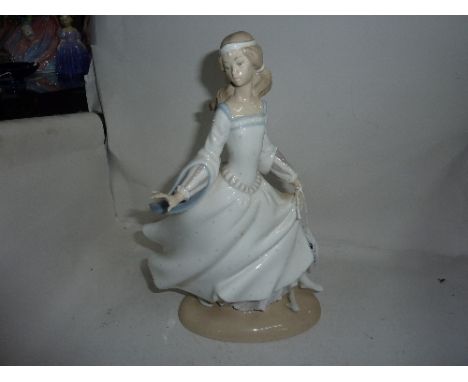 A BOXED LLADRO 'CINDERELLA', figure