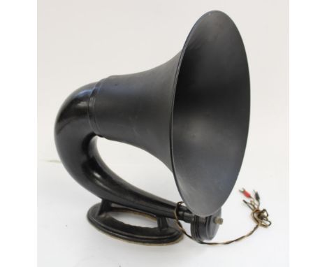 c1920 black japanned metal gramophone/photograph speaker horn, H39cm 