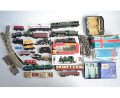 Collection of previously used OO gauge railway models and accessories to include Hornby, Hornby Dublo, Lima, Peco and Dublo 3