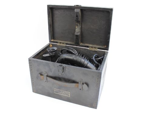 Royal Navy Admiralty pattern 5110 E portable signalling lamp in original box 