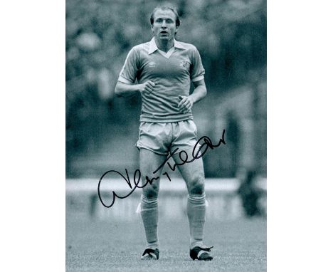 Dennis Tueart signed 8x6 Manchester City black and white photo.  Dennis Tueart (born 27 November 1949) is an English former f