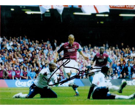 Bobby Zamora signed 8x6 West Ham United colour photo. Robert Lester Zamora (born 16 January 1981) is an English former profes