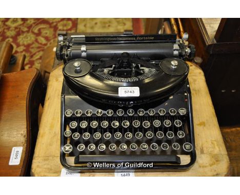 *Remington typewriter with quirky keyboard (Lot subject to VAT)