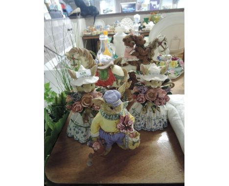 A selection of vintage bunny rabbit and similar figures