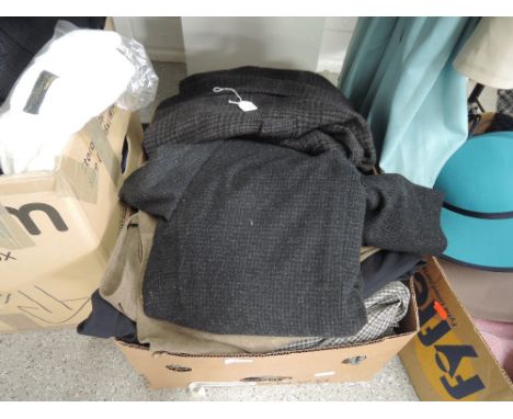 Twelve mens modern and vintage blazers including names such as DAKS and Ralph Lauren in a mixture of sizes and styles.
