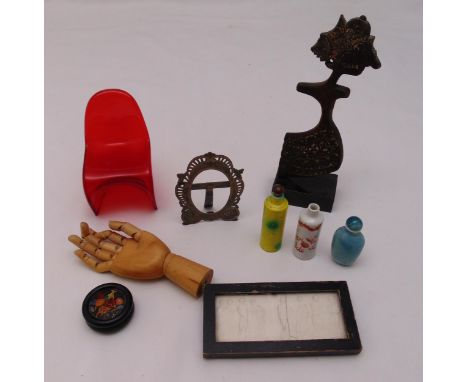 A quantity of collectables to include three Chinese snuff/scent bottles, a turned wooden powder box with red lacquered interi