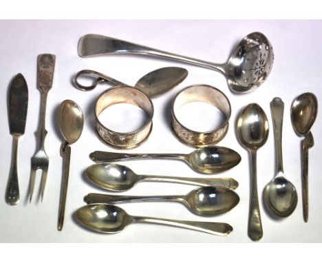 A mixed lot of silver to include a set of six coffee spoons, pair of napkin rings, pickle fork, pair of teaspoons, a converte