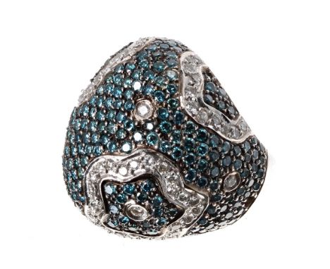 Fancy 18k white gold blue and white diamond ring, 24mm, 16.4gm, ring size K/L (329)