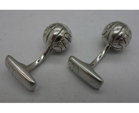 A pair of Dunlop silver cufflinks, FA Cup 2007, total weight 24g