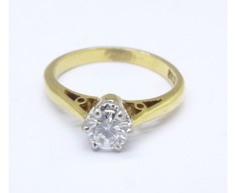 An 18ct gold, diamond solitaire ring, 2.9g, K, approximately 0.35 carat diamond weight