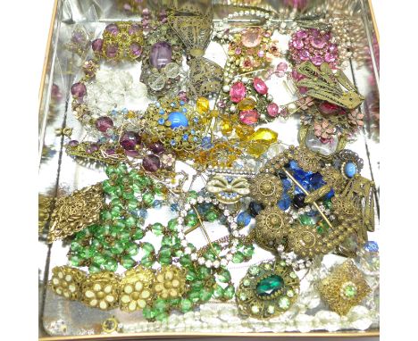 Vintage jewellery, 670g