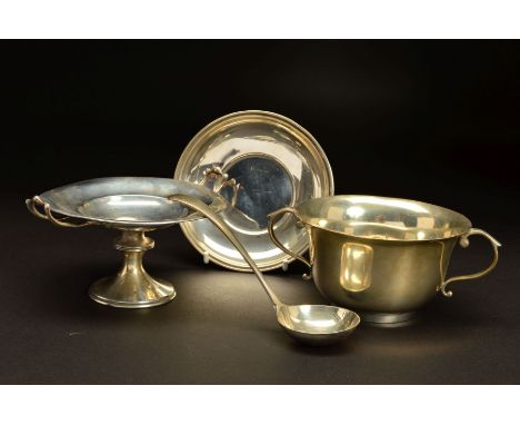 A LATE VICTORIAN SILVER TWIN HANDLED PORRIDGE BOWL AND STAND, of circular form, 'S' scroll handles, makers Edward Barnard &am