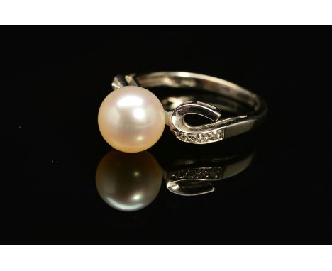 A MODERN 18CT WHITE GOLD CULTURED PEARL AND DIAMOND DRESS RING, cultured akoya cultured pearl measuring approximately 9mm in 