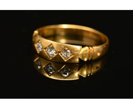 A LATE VICTORIAN 18CT GOLD THREE STONE DIAMOND RING, designed as three old cut diamonds claw set within diamond shape setting