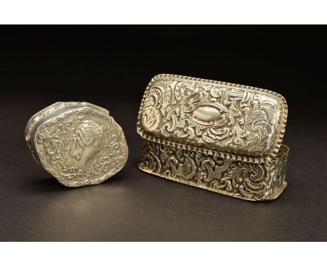 A LATE 19TH CENTURY CONTINENTAL SILVER BOX, of shaped oval form, the hinged cover embossed with a side profile portrait of an