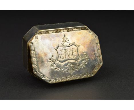 A GEORGE III SILVER SNUFF BOX, of octagonal form, bright cut decoration to edges of hinged cover, base and sides, the cover w