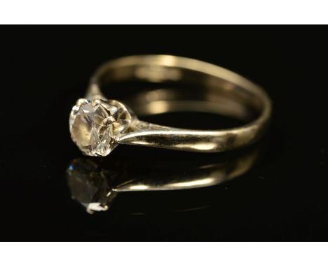 A MID TO LATE 20TH CENTURY 18CT WHITE GOLD SINGLE STONE DIAMOND RING, estimated modern round brilliant diamond weight 0.61ct,