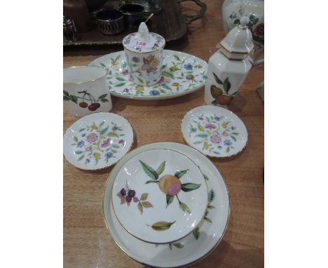 A selection of ceramics including Minton 'Haddon Hall' and Royal Worcester 'Arden' trinket dishes