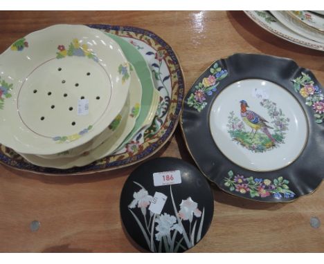 A selection of ceramics including Copeland Spode cabinet plates, Royal Doulton 'Minden' etc