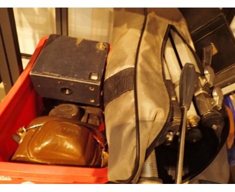 Quantity of vintage cameras and accessories