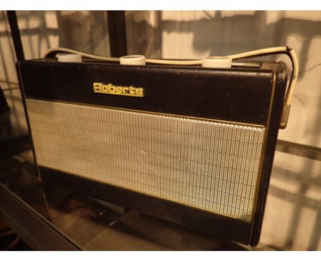 Vintage Roberts R103 radio