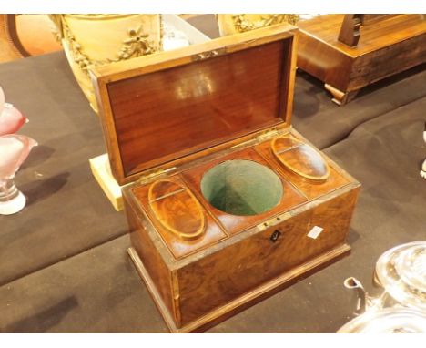 Antique rosewood tea caddy with twin tea compartments and mixing compartment ( lacking bowl )