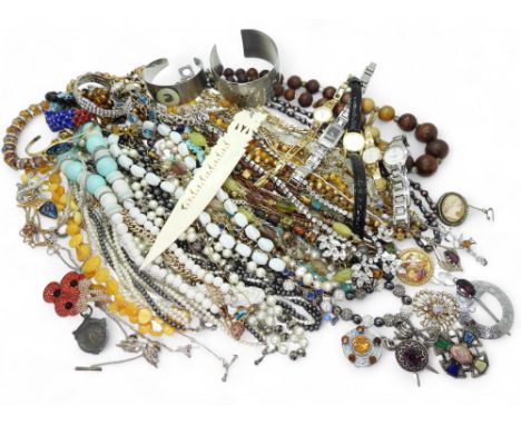 Collection of costume jewellery, including ladies watches by Sekonda, Accurist, Casio, DKNY, together with Scottish-themed br