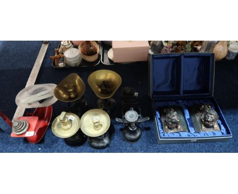 Four pairs of scales and weights and a pair of boxed resin lion bookends from the Hong Kong bank Condition Report:No conditio