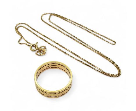 An 18ct gold wedding ring, size P, together with a 48cm 18ct gold box chain, weight together 7.3gms Condition Report:Availabl