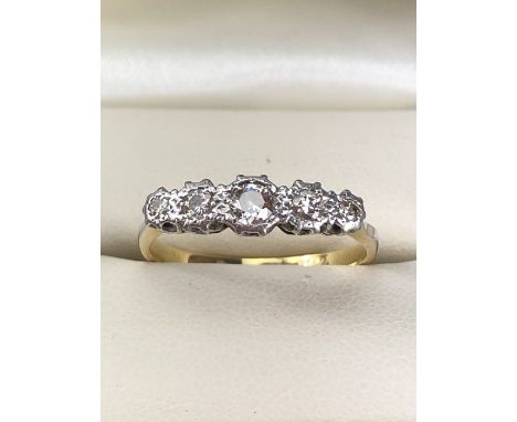 18ct Gold fully hallmarked five stone diamond ring