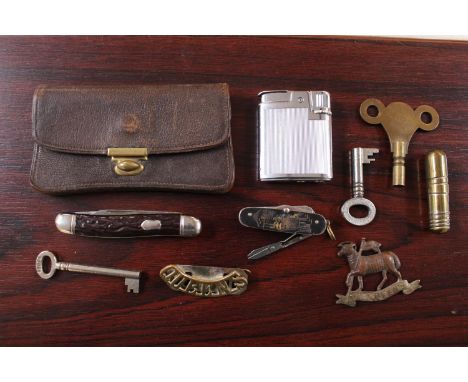Collection of small bygones inc. Ronson Lighter, The Queens Regiment cap badge etc 