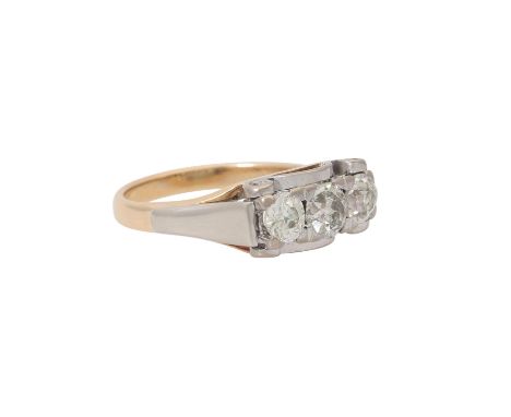 Ring mit 3 Altschliffdiamanten, zus. ca. 1,26 ct, ca. GET (M-N)/SI-P1 (tlw. mit Kerben und Ausbrüchen), davon mittig 1x ca. 0