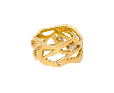 Ring mit Brillanten von zus. ca. 0,2 ct, gute Farbe und Reinheit, GG 18K, 6,2 g, RW: 51, durchbrochenes Ringband, Ende 20. Jh