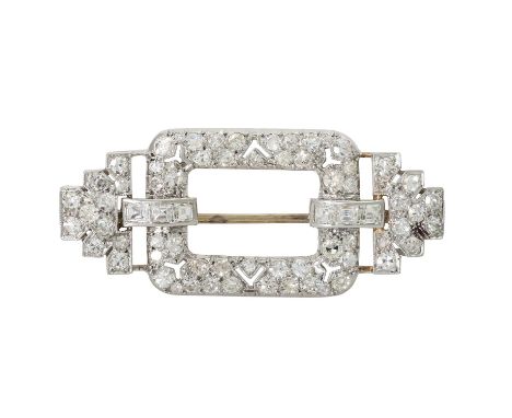 Art Déco Brosche mit Diamanten von zus. ca. 2,4 ct, gute-mittlere Farbe, mittlere-niedere Reinheit, davon 6 im antiken Treppe