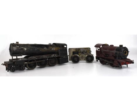 Damaged electric engine 61324, red engine and spare internal mechanism