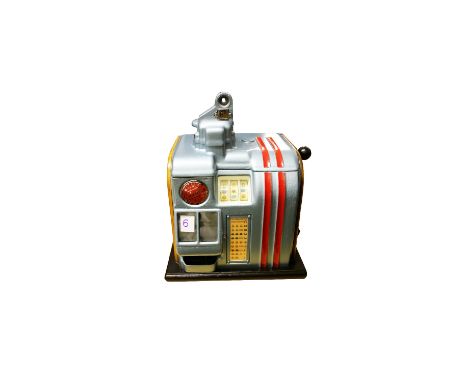 Groetchen Tool Company Columbia 1938 Miniature One Arm Bandit. The Columbia is a compact, silent machine manufactured by Groe