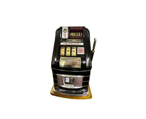 Mills Bell-o-Matic Bonus Hightop 1948 One Arm Bandit. The Bonus is another machine in the distinctive 'Hightop' range. Mills 