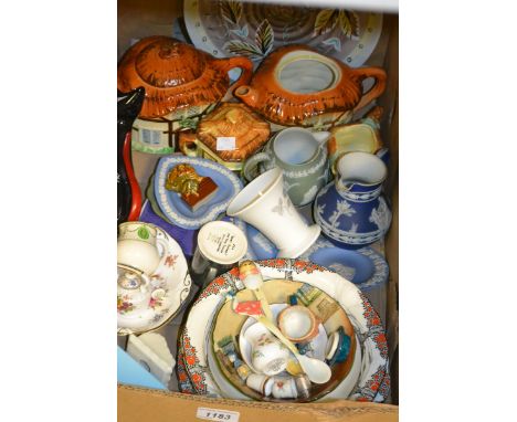 Ceramics - Burlington cottage ware tea service comprising teapot, milk jug and sugar bowl;  Royal Crown Derby thimble;  Wedgw