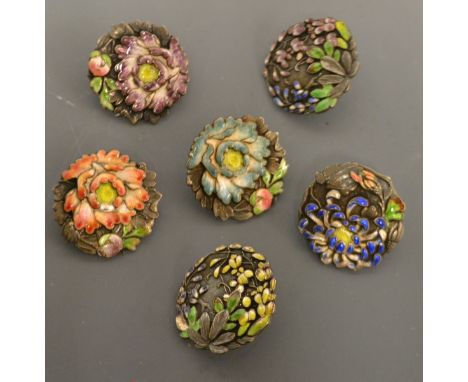 A seto of sic Chinese silver floral buttons 