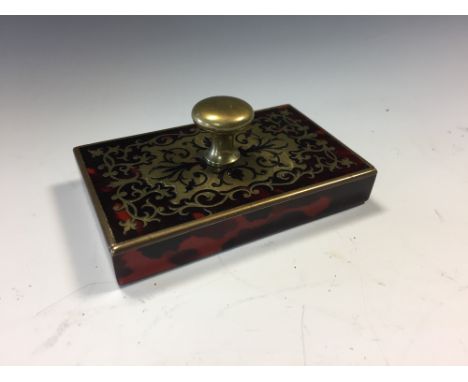 A 19th century Boulle work paperweight, with a brass handle, together with a George III oval horn snuff box with hinged cover