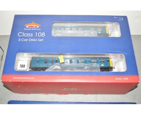 Bachmann Branchline: 00 gauge Class 108 3-car DMU Set (boxed).